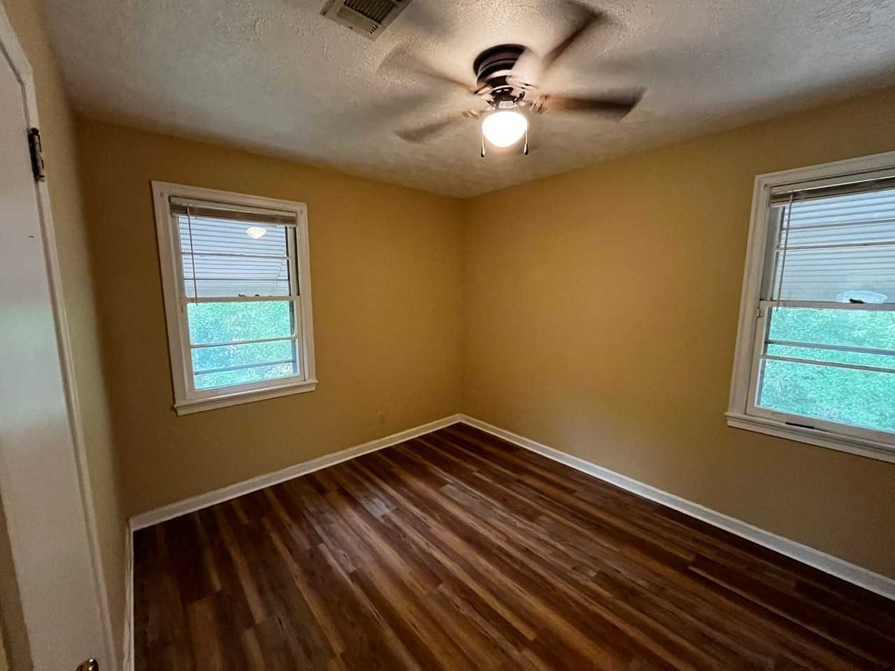 4445 Sims St - Photo 7 of 28