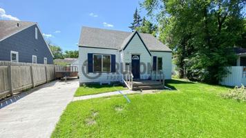 featured image of 2305 University Ave