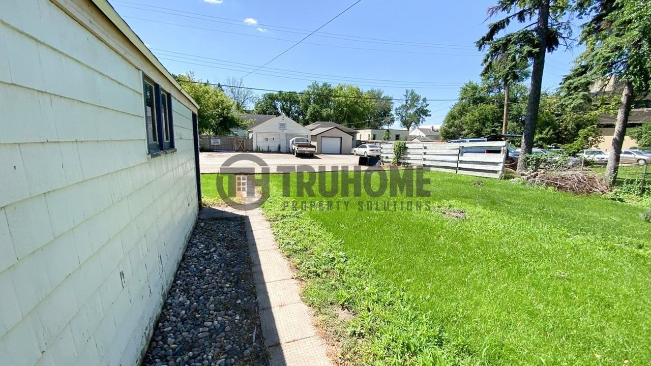 2305 University Ave - Photo 5 of 32