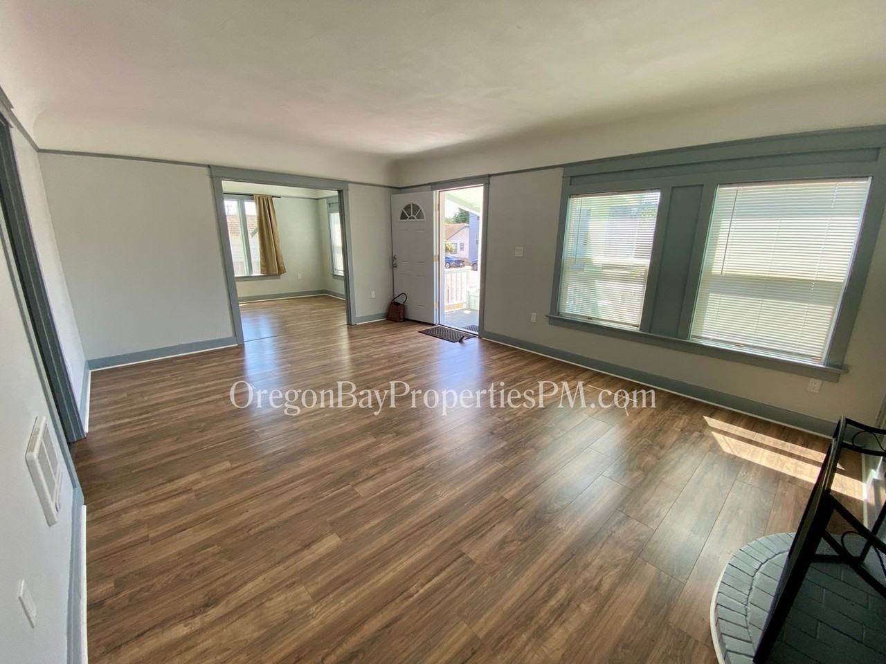 552 Johnson Ave - Photo 4 of 14