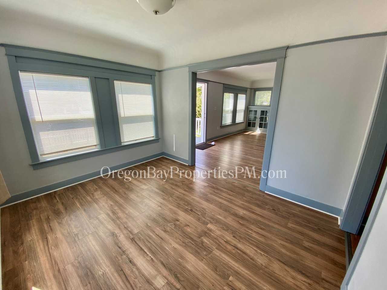 552 Johnson Ave - Photo 5 of 14