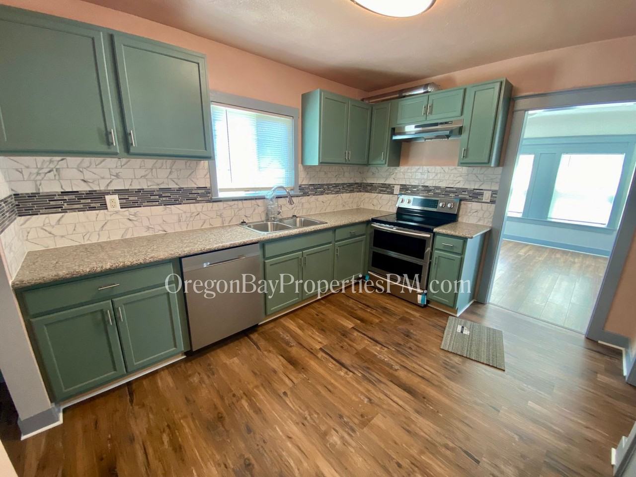 552 Johnson Ave - Photo 6 of 14