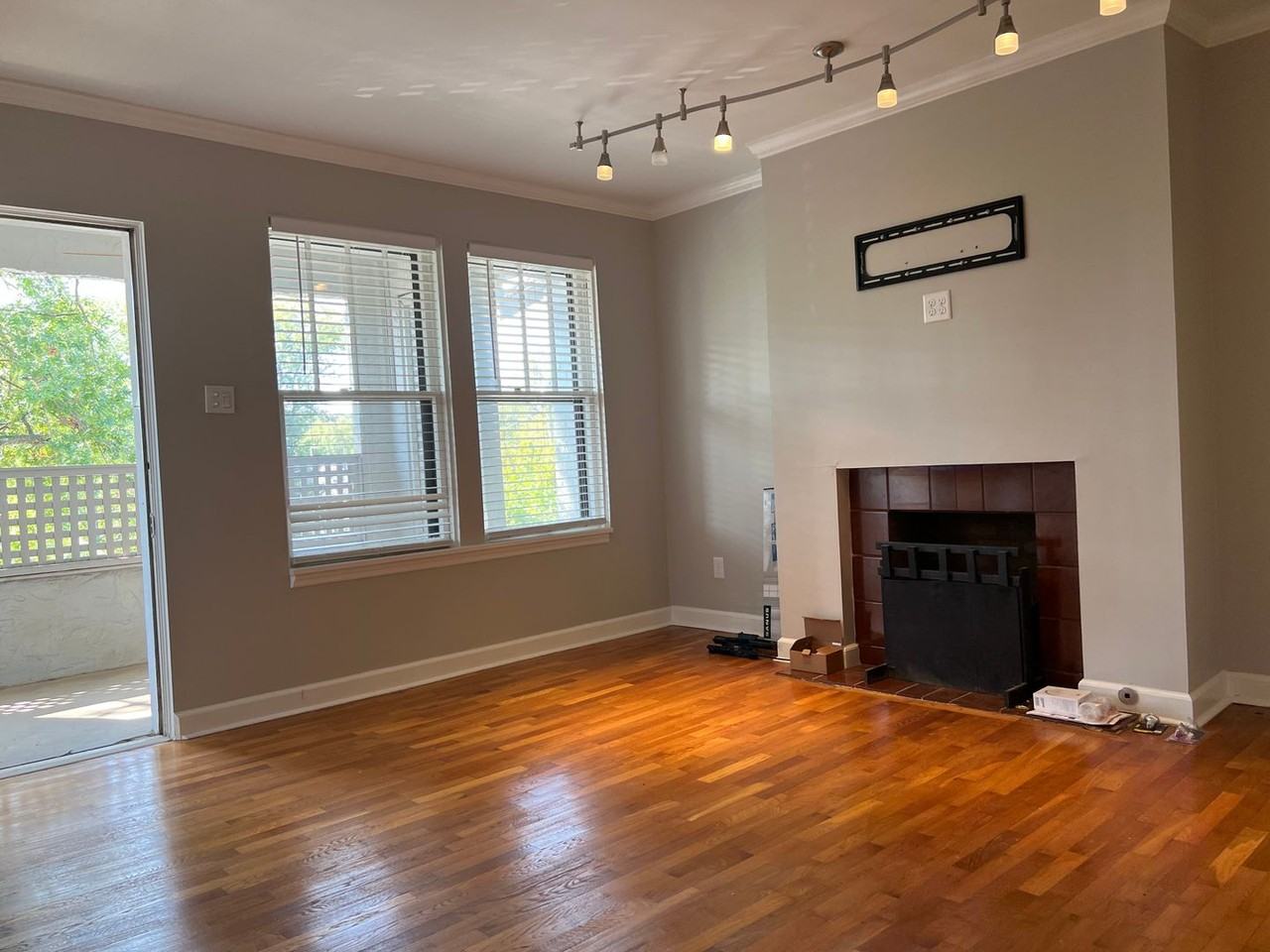 1814 Kavanaugh Blvd - Photo 4 of 24