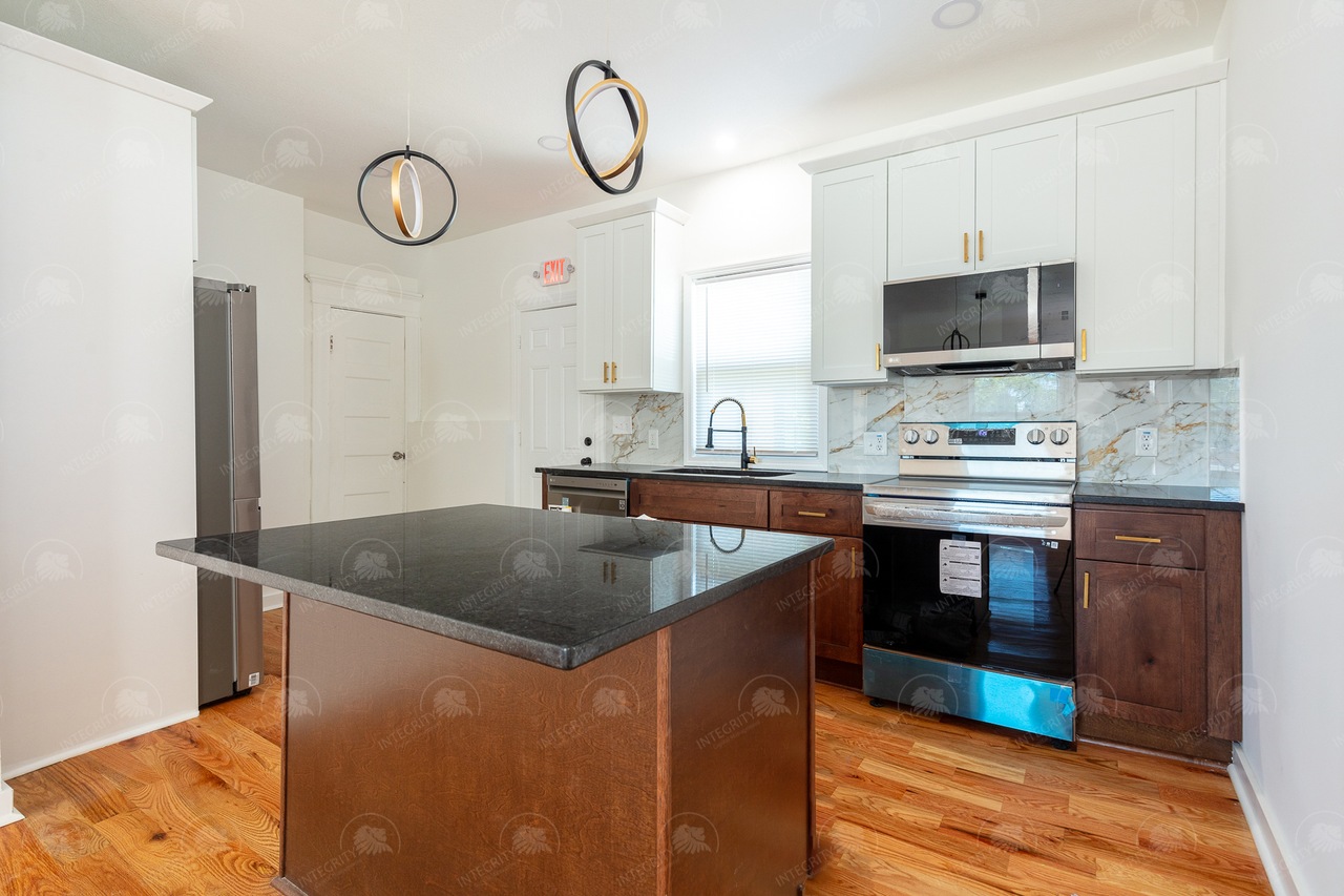 3123 3123 Woodland Ave - Whole Home - Photo 3 of 50