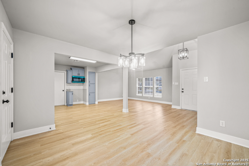 8427 Glen Ct - Photo 3 of 20