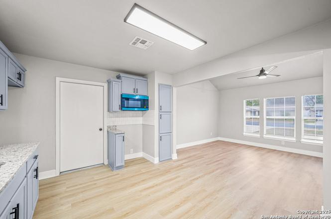 8427 Glen Ct - Photo 7 of 20