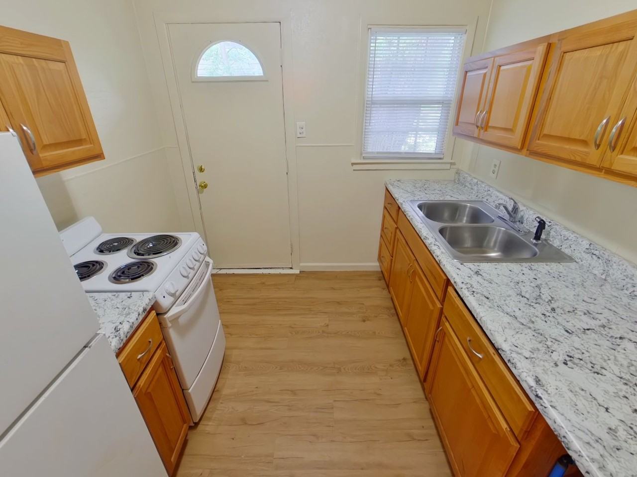 1606 1/2 S Martinson St #1 - Photo 3 of 5