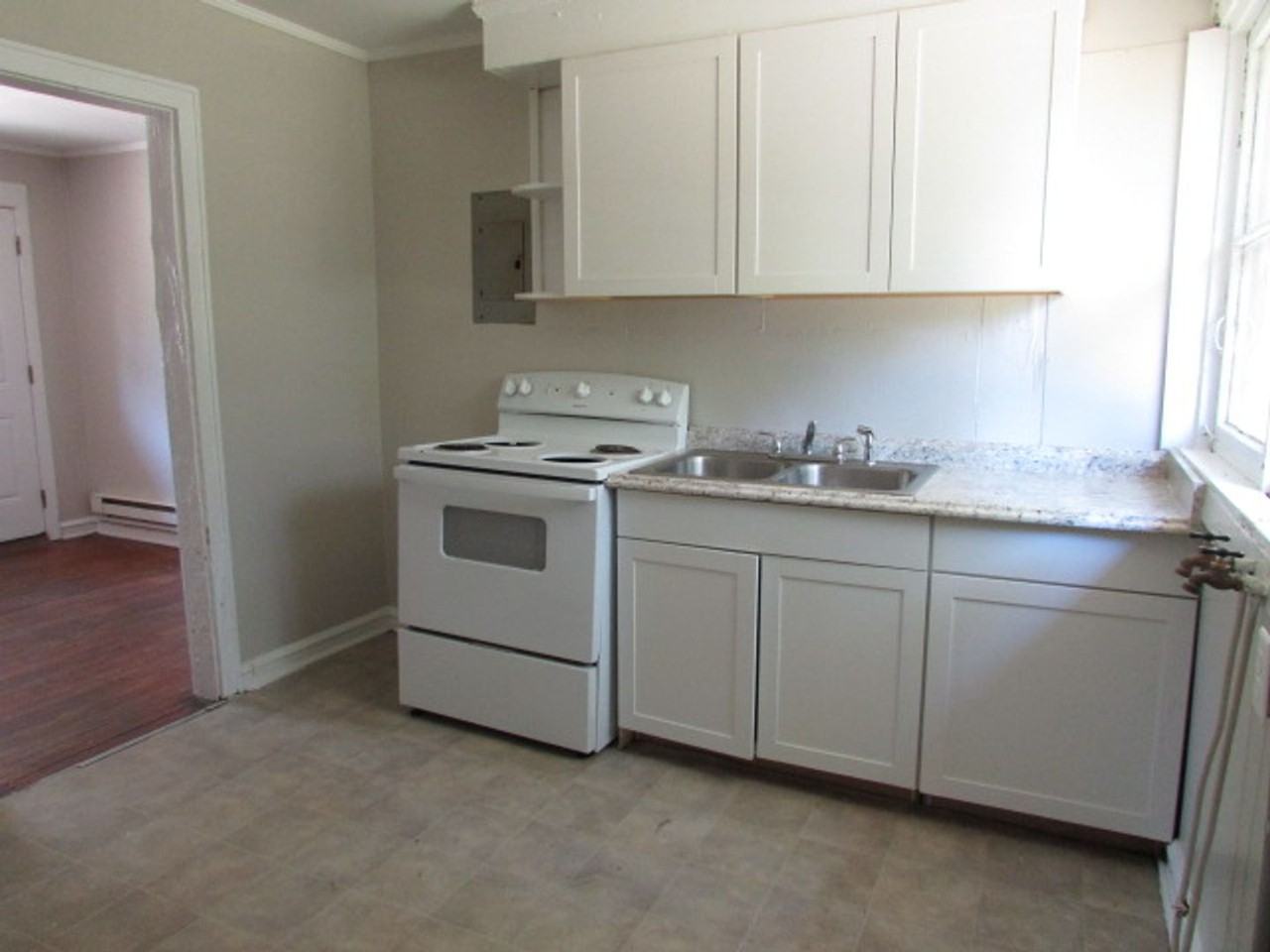 223 Highland Ave - Photo 3 of 12