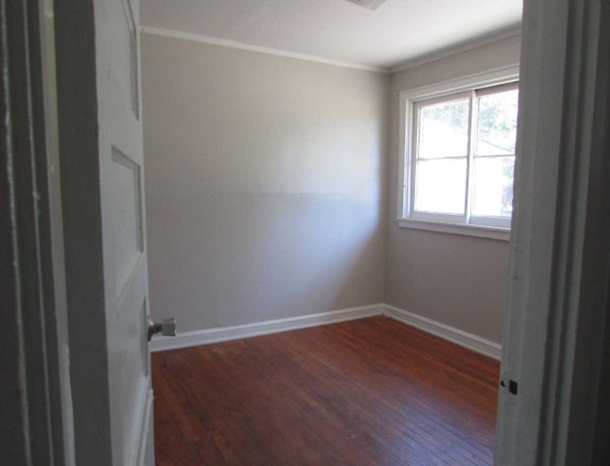 223 Highland Ave - Photo 6 of 12