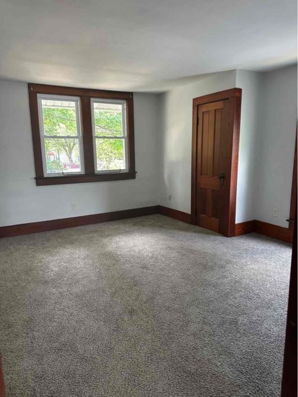 1138 Williams Ave Ne - Photo 2 of 11