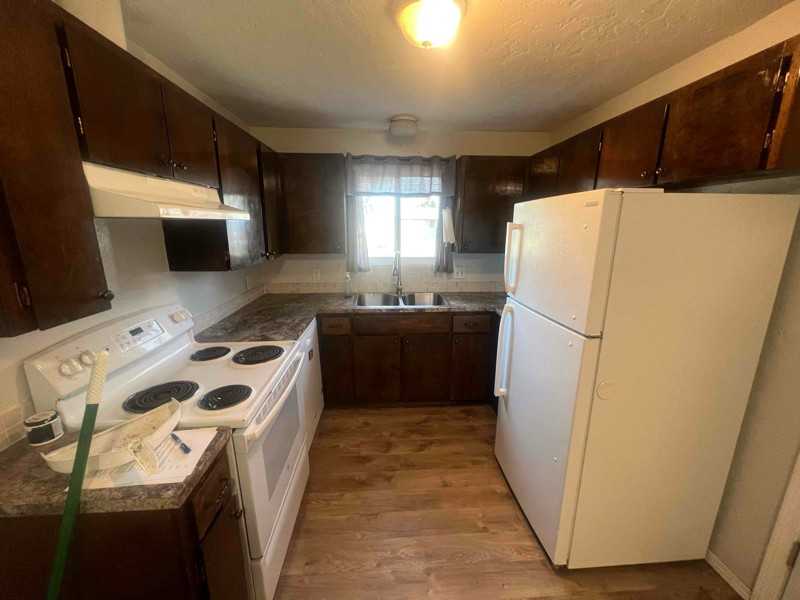 618 Berkshire St - Photo 2 of 11