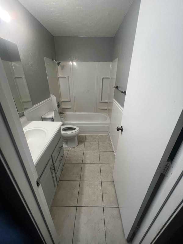 618 Berkshire St - Photo 6 of 11