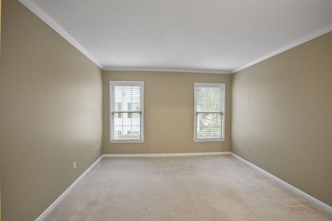 202 Peachtree Forest Dr - Photo 3 of 18