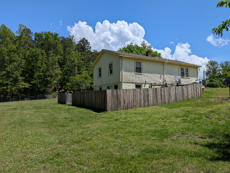 1810 Old Millers Mill Rd - Photo 2 of 7