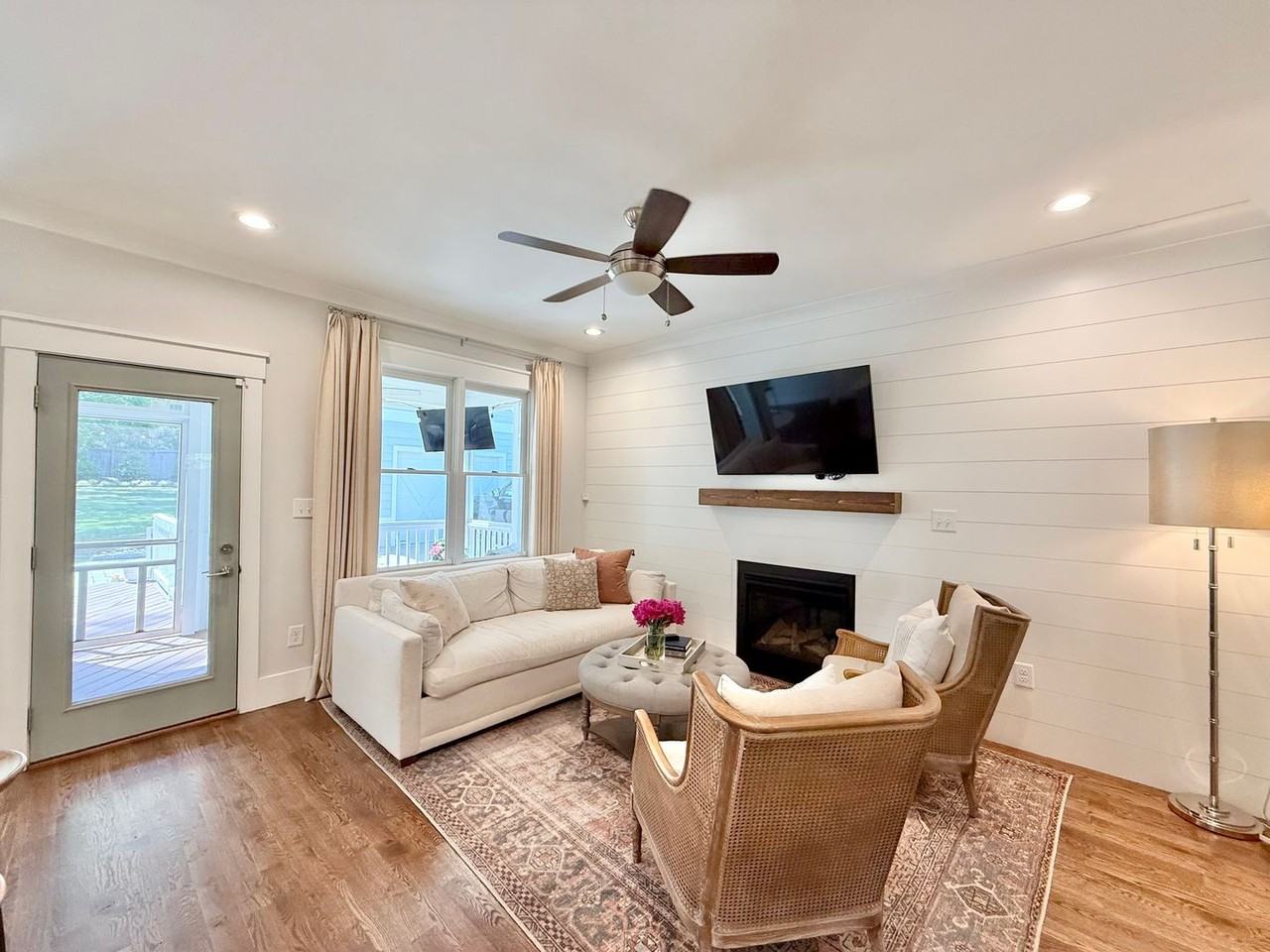 1020 Gregg St - Photo 6 of 30