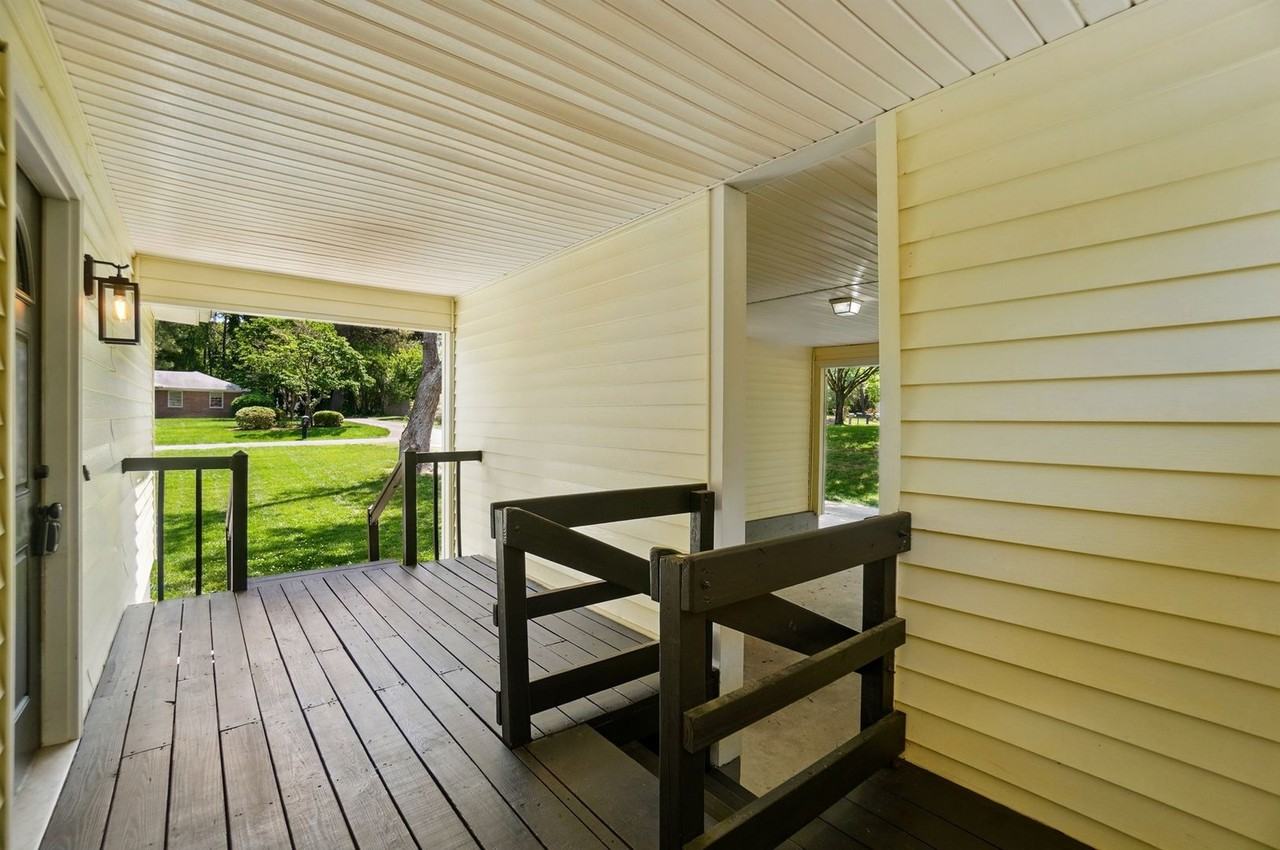 2413 Hoffman St - Photo 4 of 49