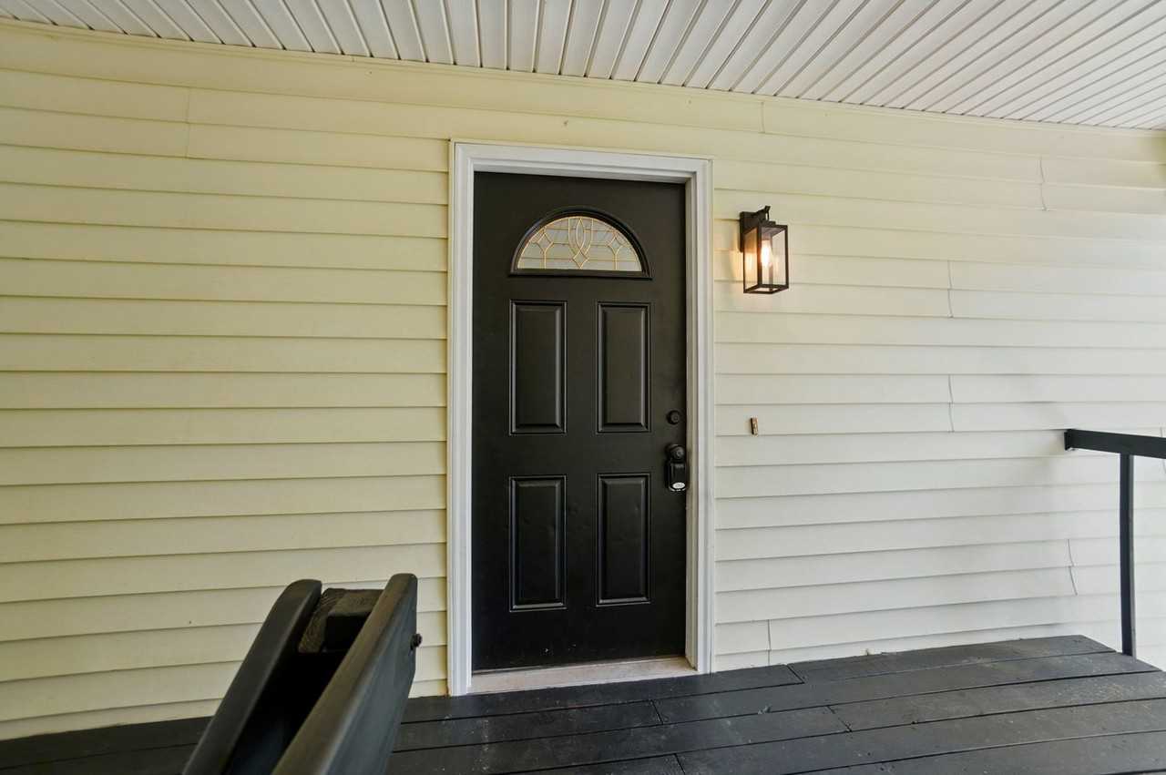 2413 Hoffman St - Photo 5 of 49