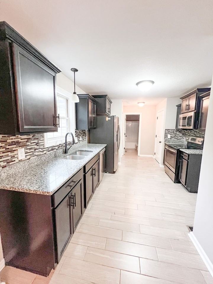 108 Woodtrace Ct - Photo 5 of 24