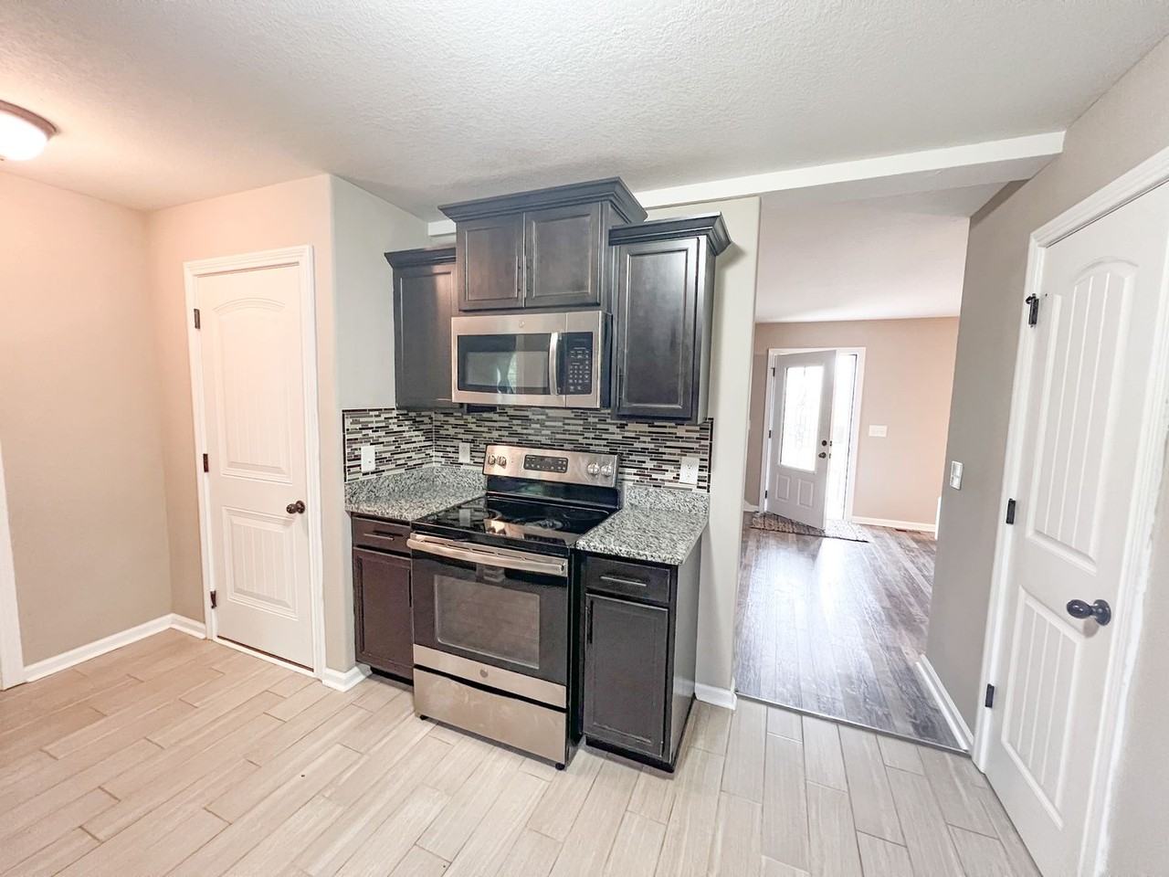 108 Woodtrace Ct - Photo 7 of 24