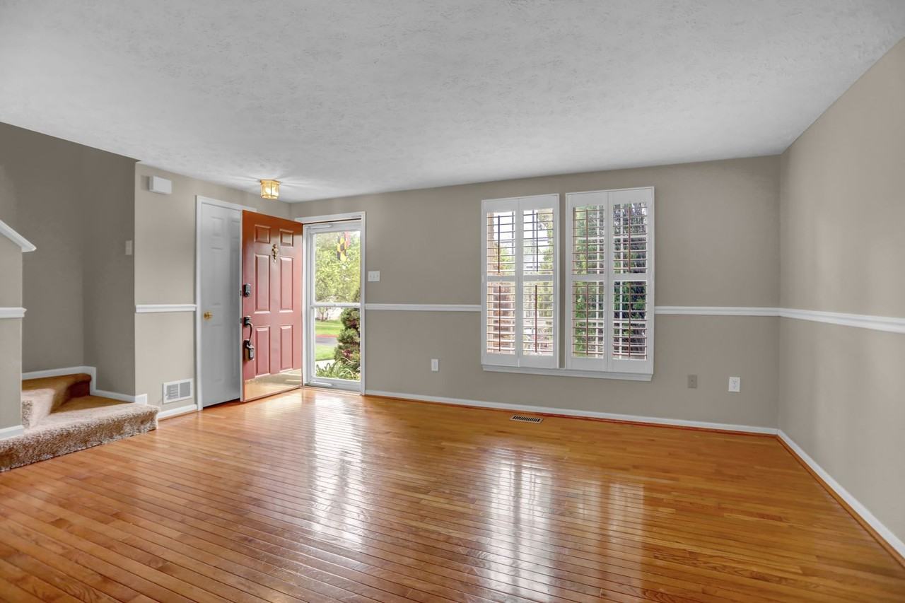 437 Ashton Ln - Photo 2 of 36
