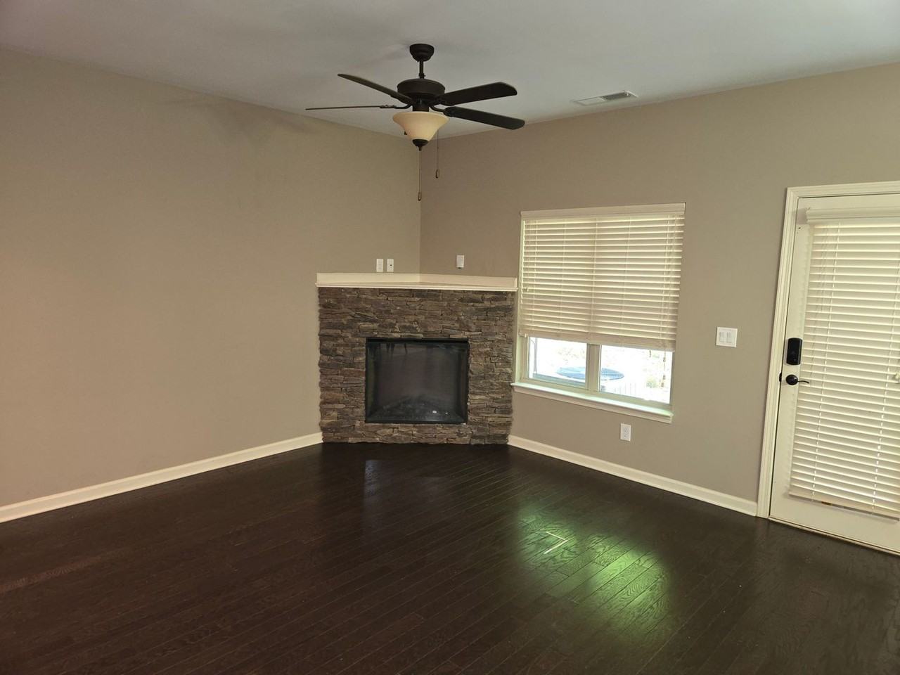 163 Sunset Ln - Photo 5 of 18