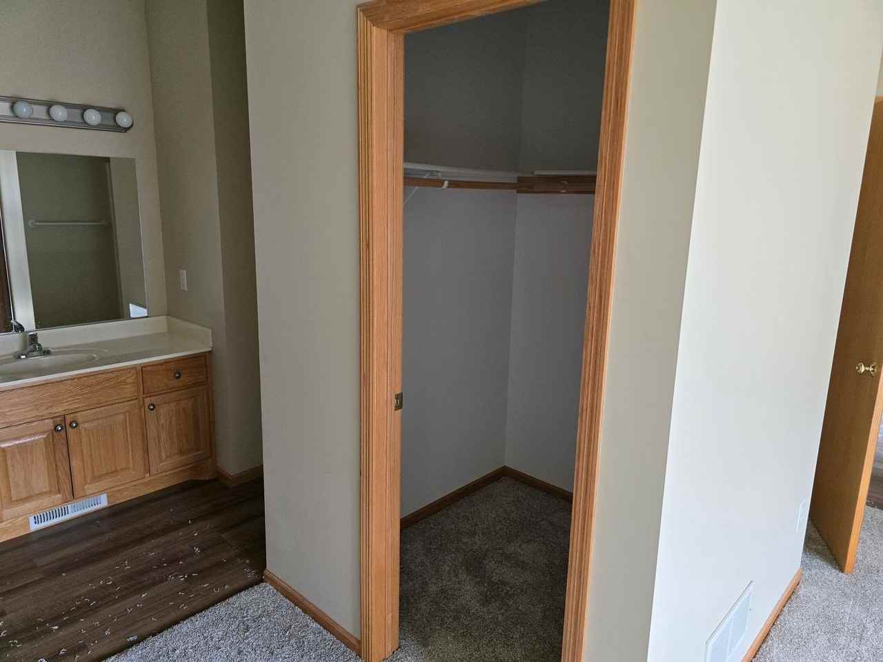 11683 Alpine Dr - Photo 5 of 16