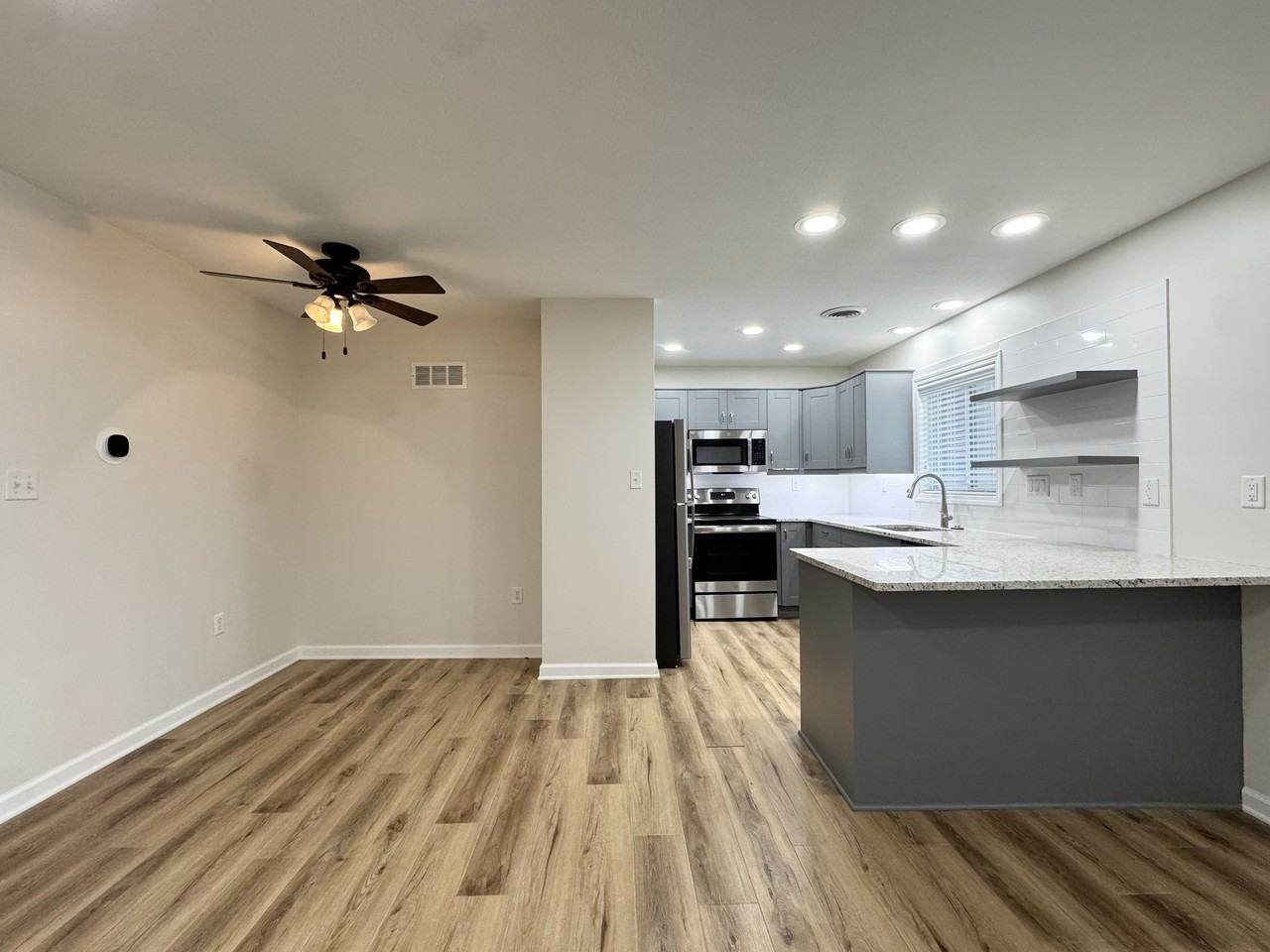 517 Gillis Street #204 - Photo 4 of 12