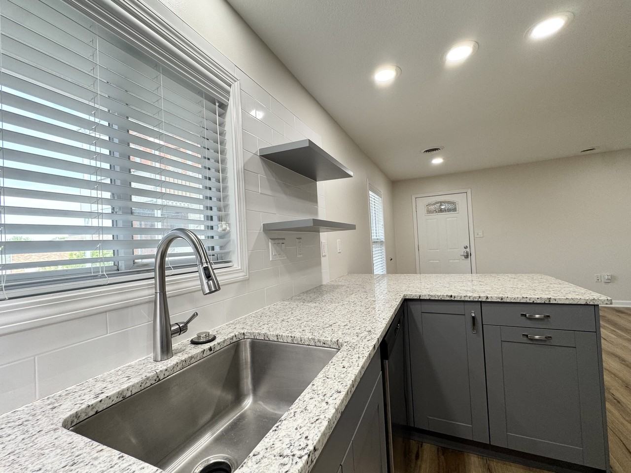 517 Gillis Street #204 - Photo 5 of 12