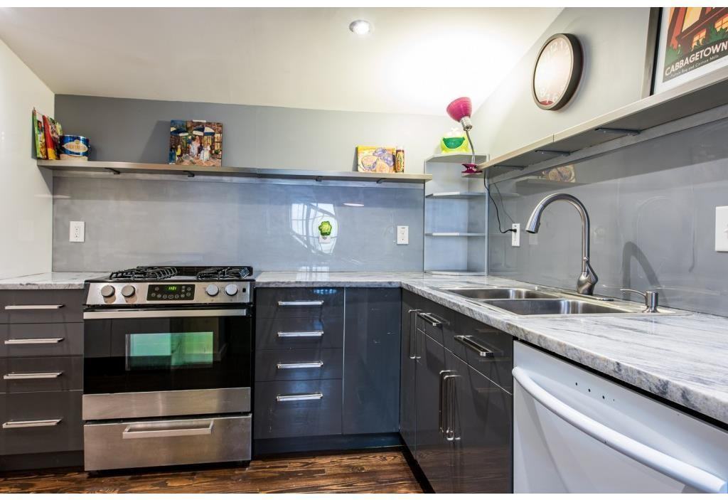 139 Savannah St Se #NA - Photo 3 of 13