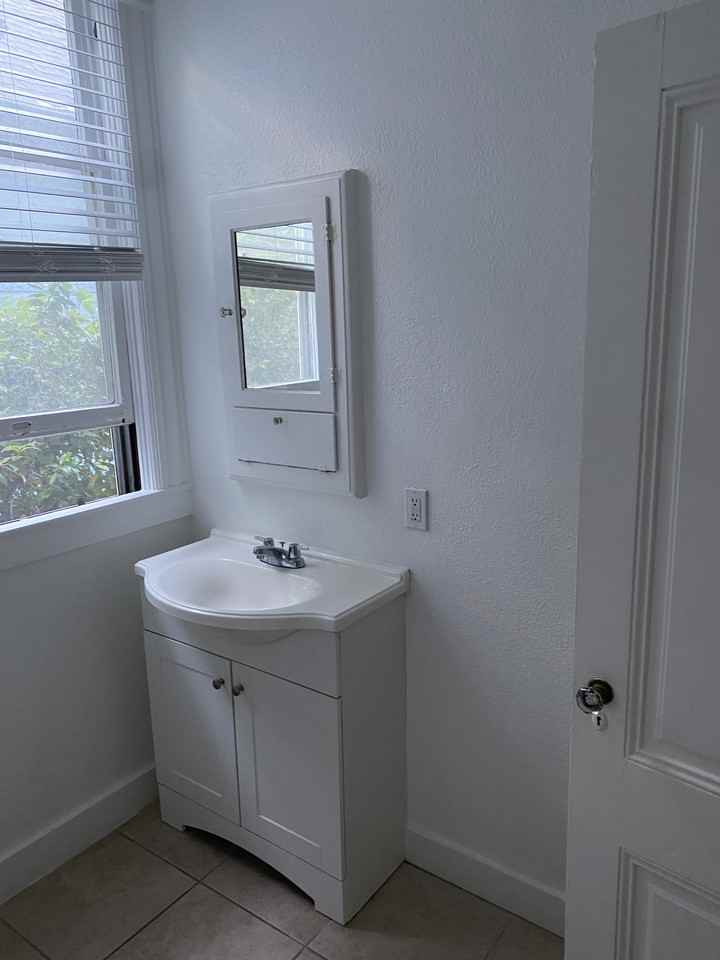 2427 J St - Photo 6 of 22