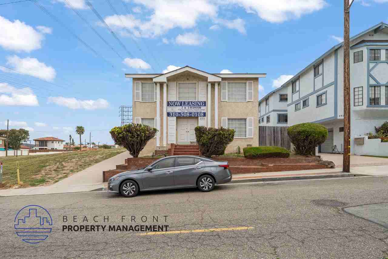 2511 Voorhees Ave. - Photo 3 of 26