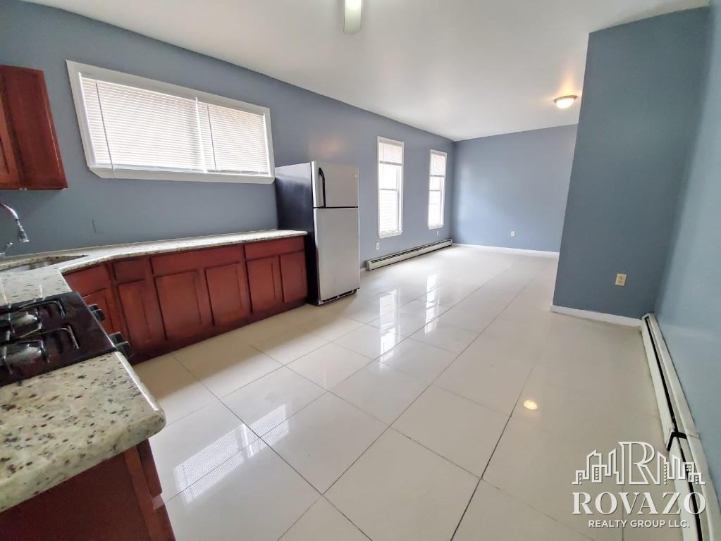 184 22nd Street #3A - Photo 2 of 6