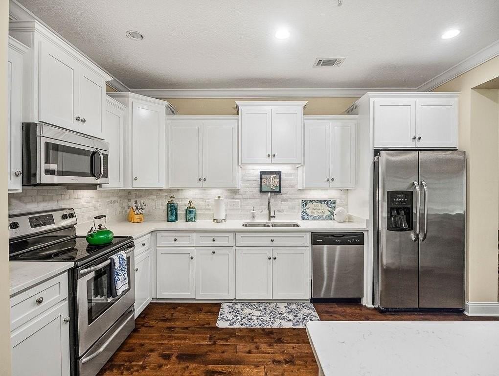 802 Reserve Ln - Photo 5 of 48