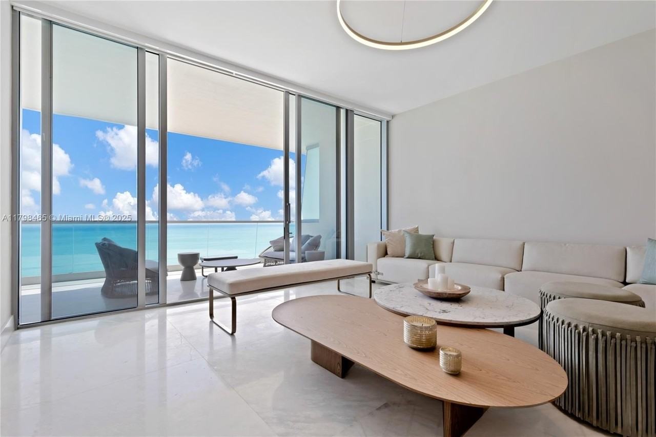 18501 Collins Ave #2102 - Photo 3 of 35