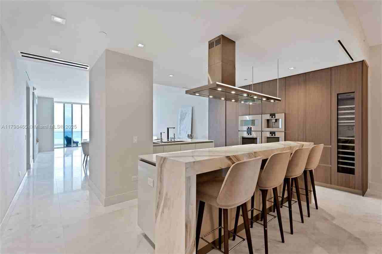 18501 Collins Ave #2102 - Photo 5 of 35