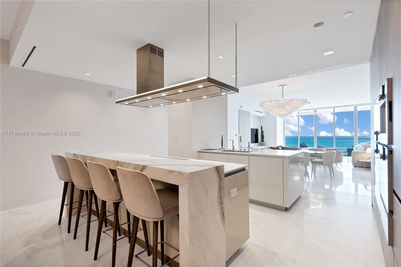 18501 Collins Ave #2102 - Photo 7 of 35