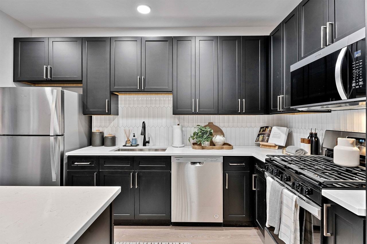 Metro 19 Apartments - Photo 3 of 47