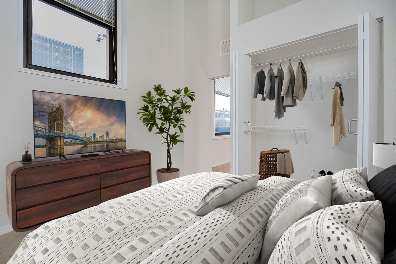 Parisian on Vine Apartments - Photo 4 of 30