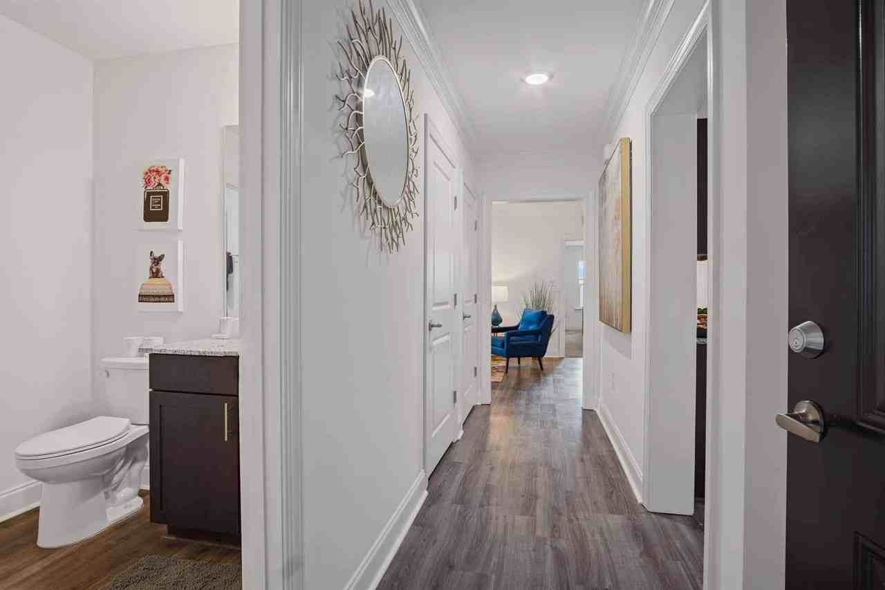 Belle Mor Luxury Apartments - Photo 6 of 36