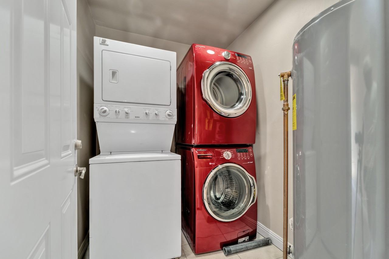 W Hazelwood St - Photo 2 of 8