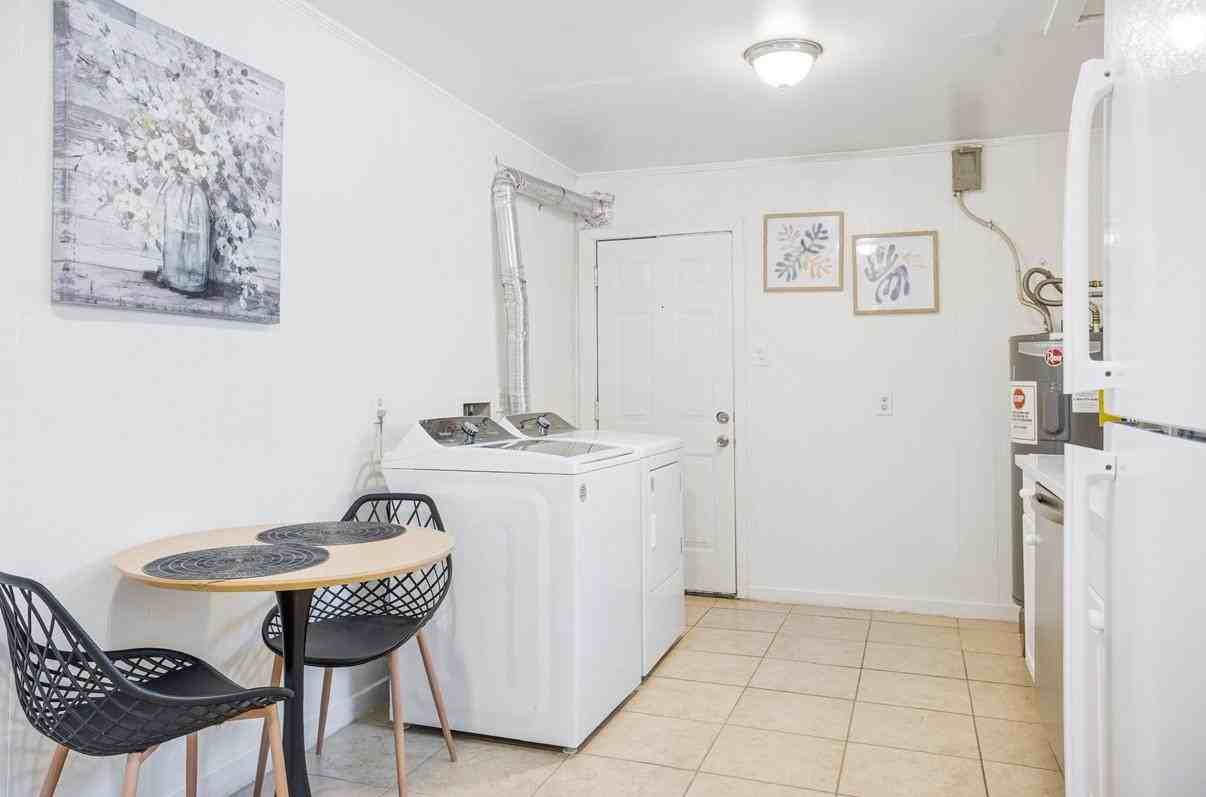 Saint Charles St - Photo 3 of 15