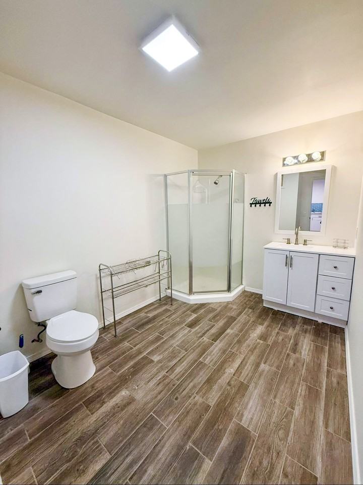 N Ash St - Photo 4 of 11