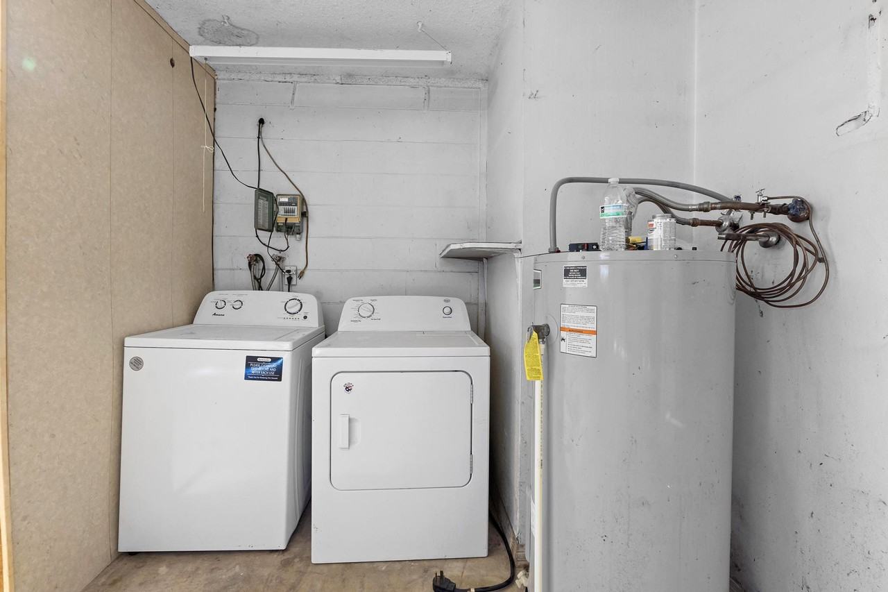 Hillock Ct - Photo 5 of 8