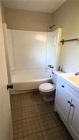 1720 Greenwood Dr - Photo 7 of 9