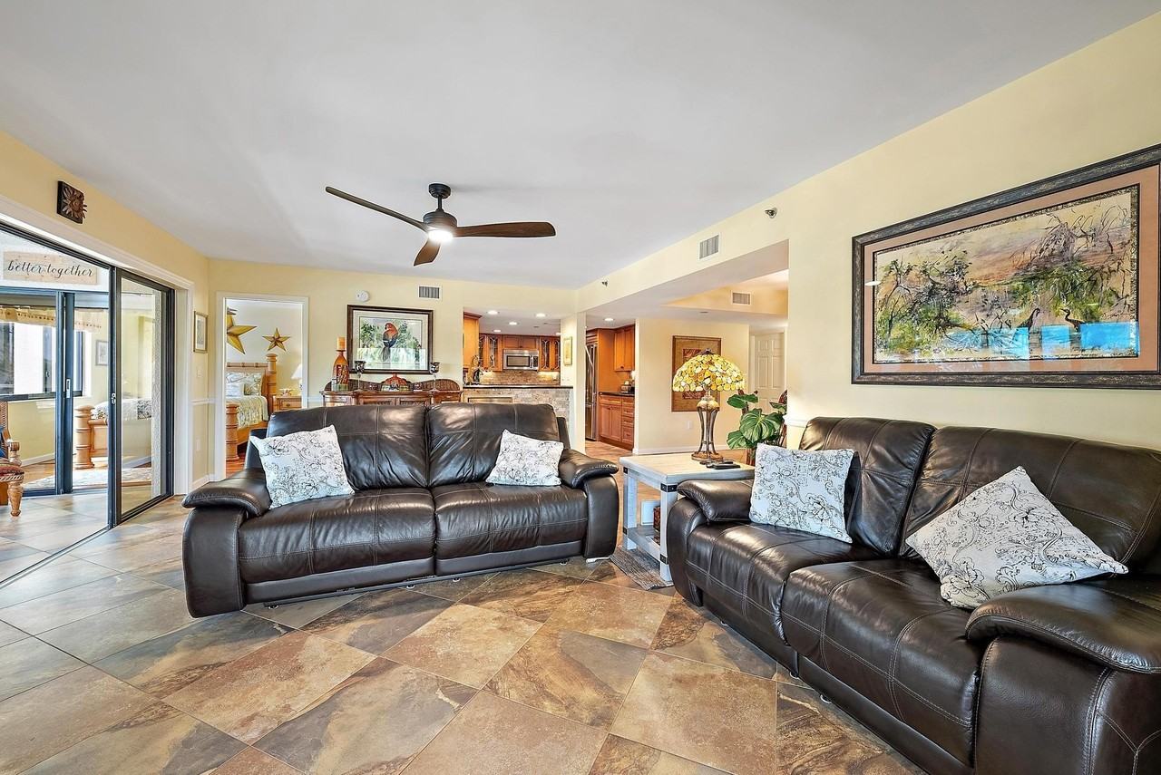 533 Oak Harbour Dr #533 - Photo 4 of 37