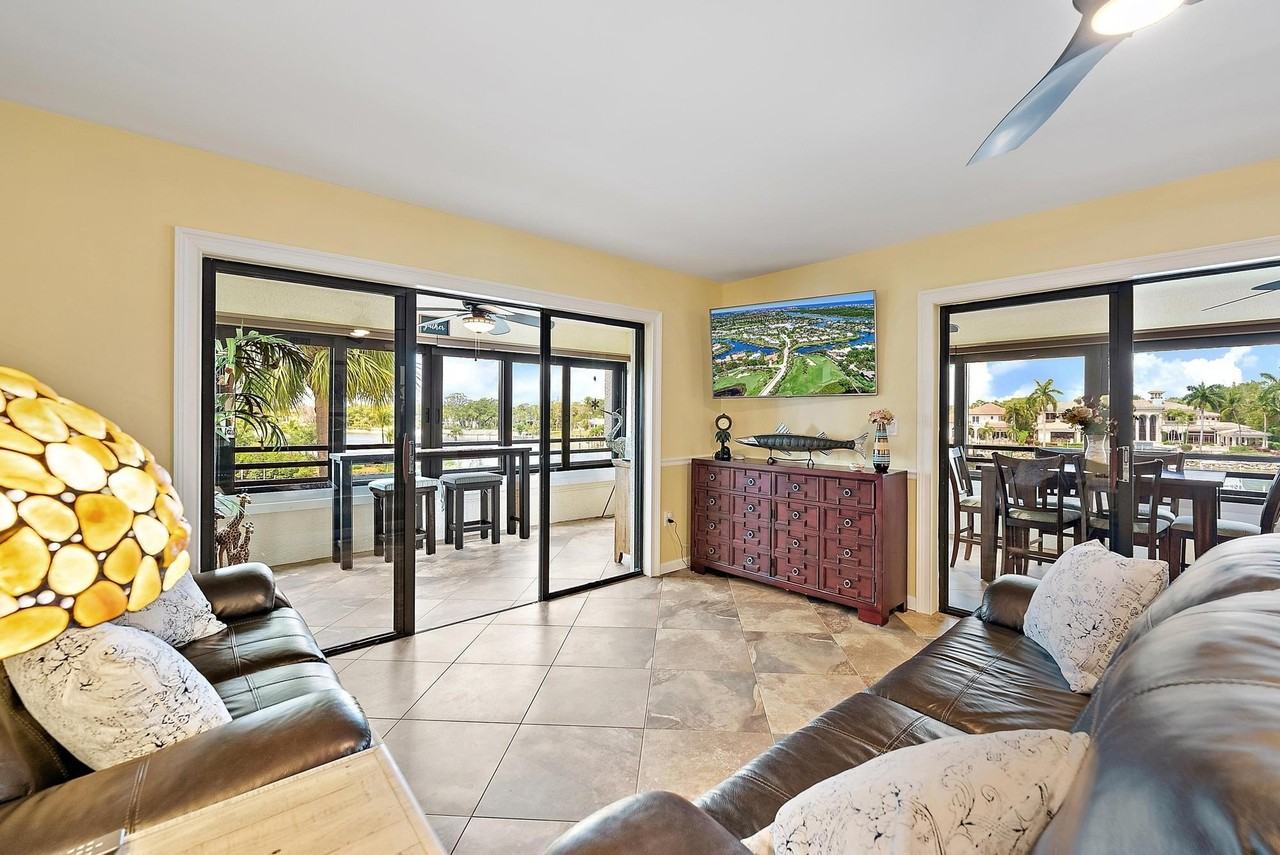 533 Oak Harbour Dr #533 - Photo 5 of 37