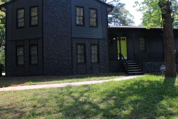 257 Omega Dr - Photo 2 of 10