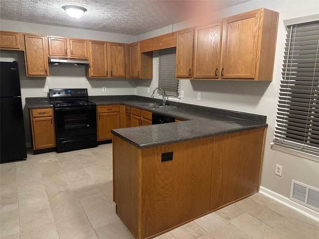 257 Omega Dr - Photo 4 of 10