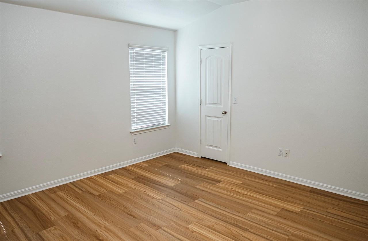 110 Kingfisher Ln - Photo 5 of 19