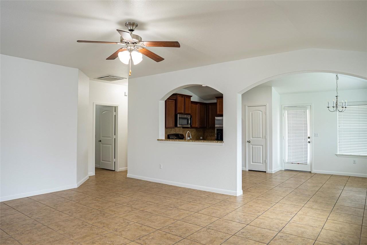 110 Kingfisher Ln - Photo 7 of 19